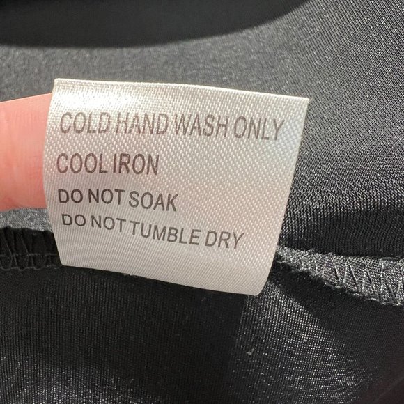 Seek The Label Crop Top XS Black Off Shoulder Flowy Sleeve Back Slit Whimsigoth - Picture 9 of 10